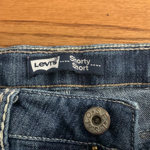 Levi’s girls jean shorts size 8 - Picture 7 of 8